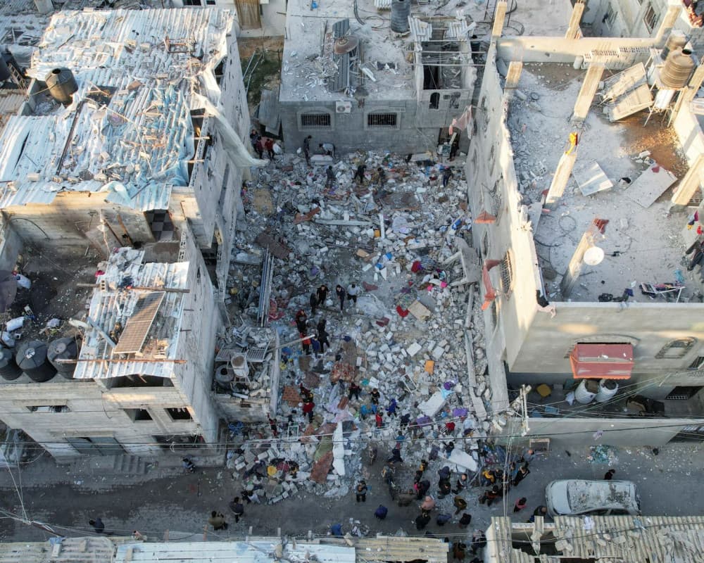 Gaza bombing kills mother and children