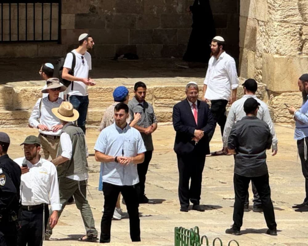الأوقاف تندد باقتحام بن غفير المسجد الأقصى