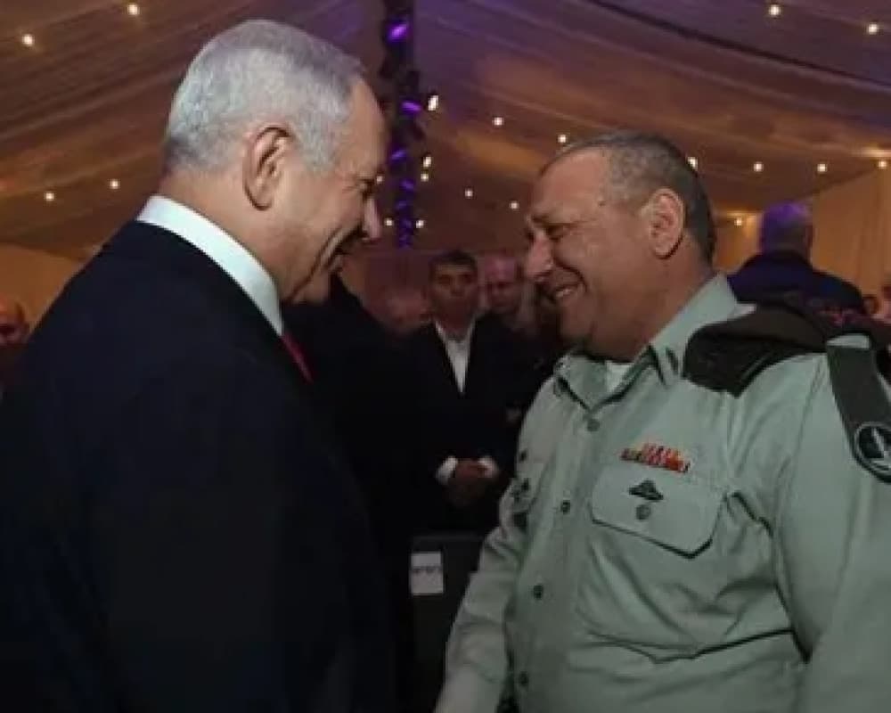 آيزنكوت يطالب بحكومة أغلبية ويشترط الخدمة العسكرية