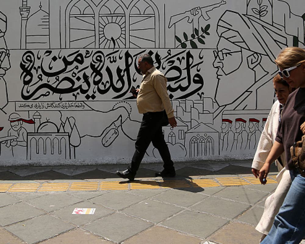 كاتس يؤكد رغبة في استهداف أهداف الطاقة الإيرانية