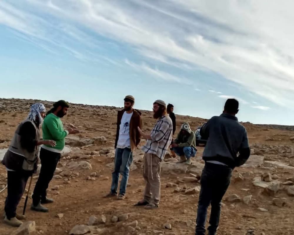 مستوطنون يوسعوح بؤرة عش غراب شرقي بيت لحم