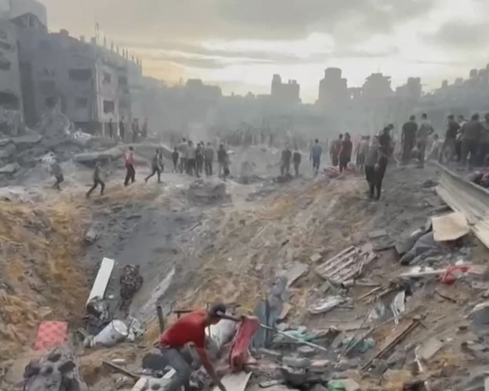 قصف الاحتلال يسفر عن سقوط شهيد وإصابات في حي الشيخ رضوان