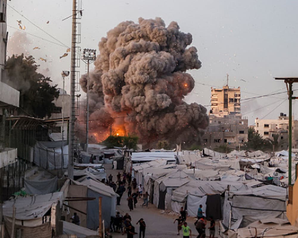 ضحايا بغارة على منازل نازحين في غزة