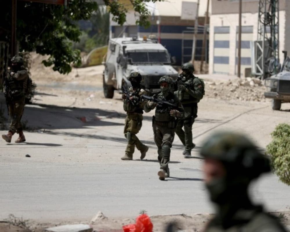 Israeli forces raid Bethlehem, arrest journalist