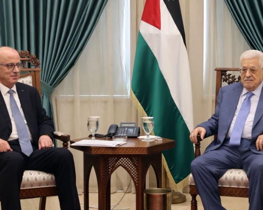 الرئيس يتفقد استعدادات لجنة الانتخابات