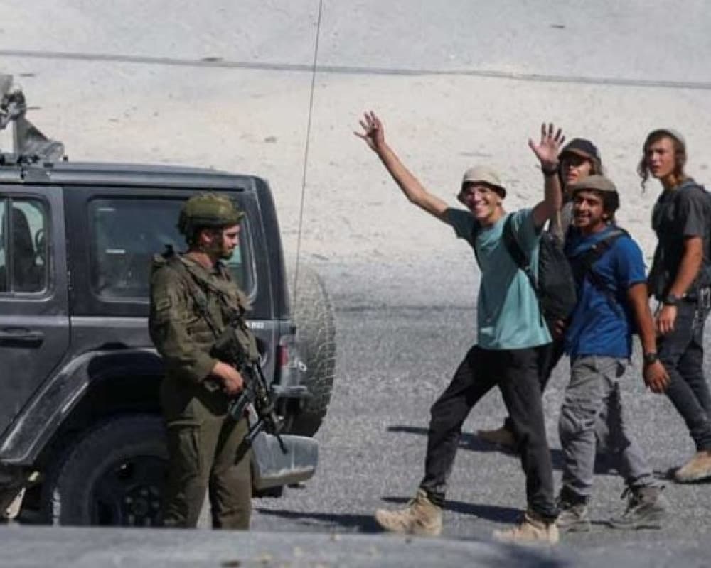 West Bank: Settlers damage vehicles and power