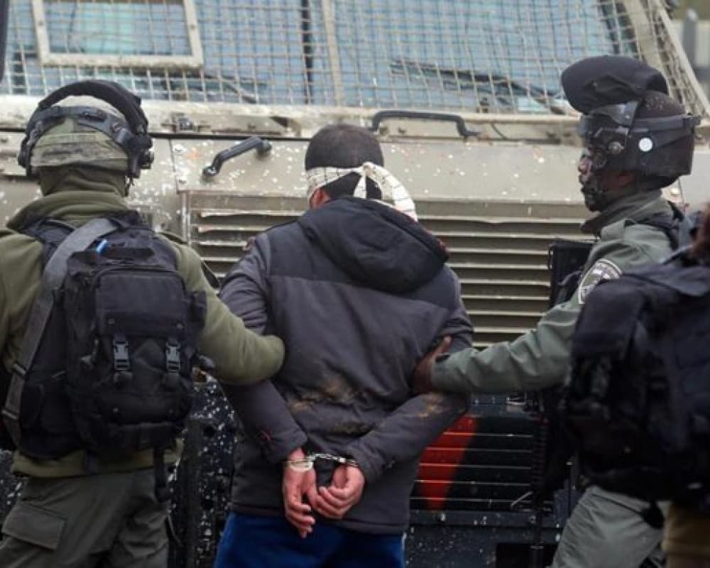 Young man detained in Wadi Al-Far'ah