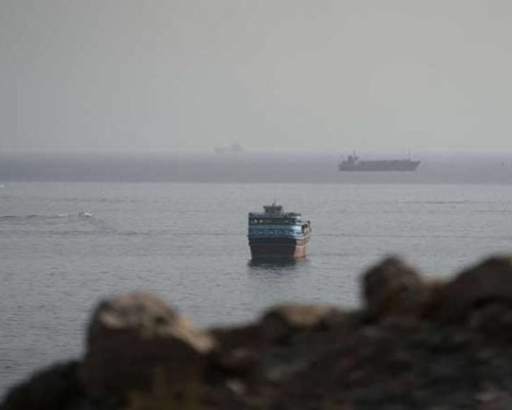طهران تؤكد استمرار إغلاق مضيق هرمز