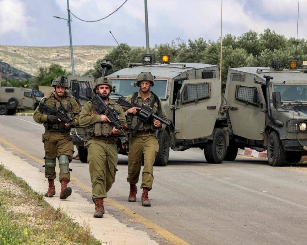 قوات الاحتلال تقيم حاجزا غرب بيت لحم