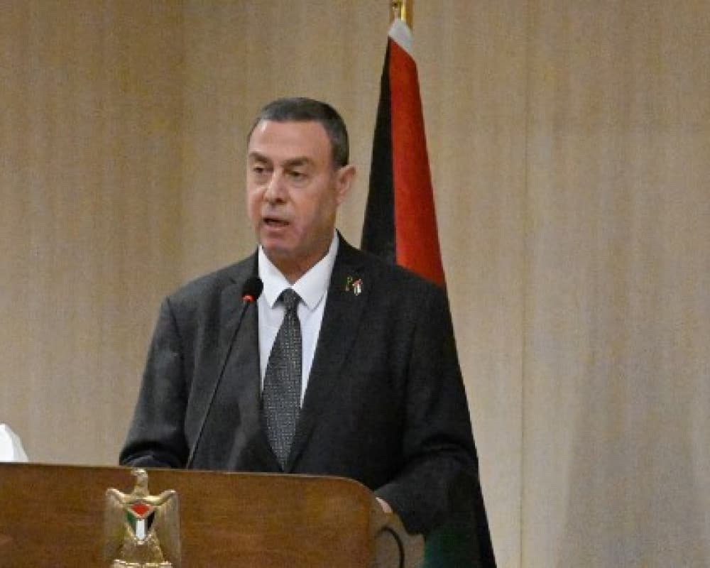 فلسطين تفقد سفيرها بمصر
