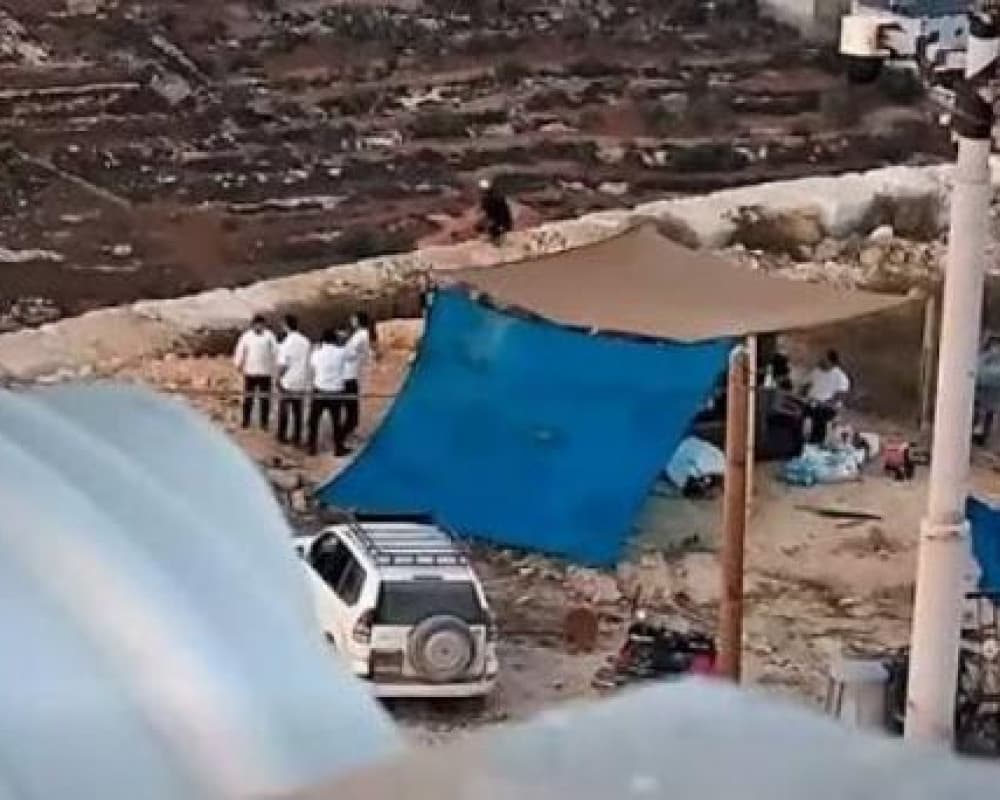 Forces Evacuate Families in Qusra