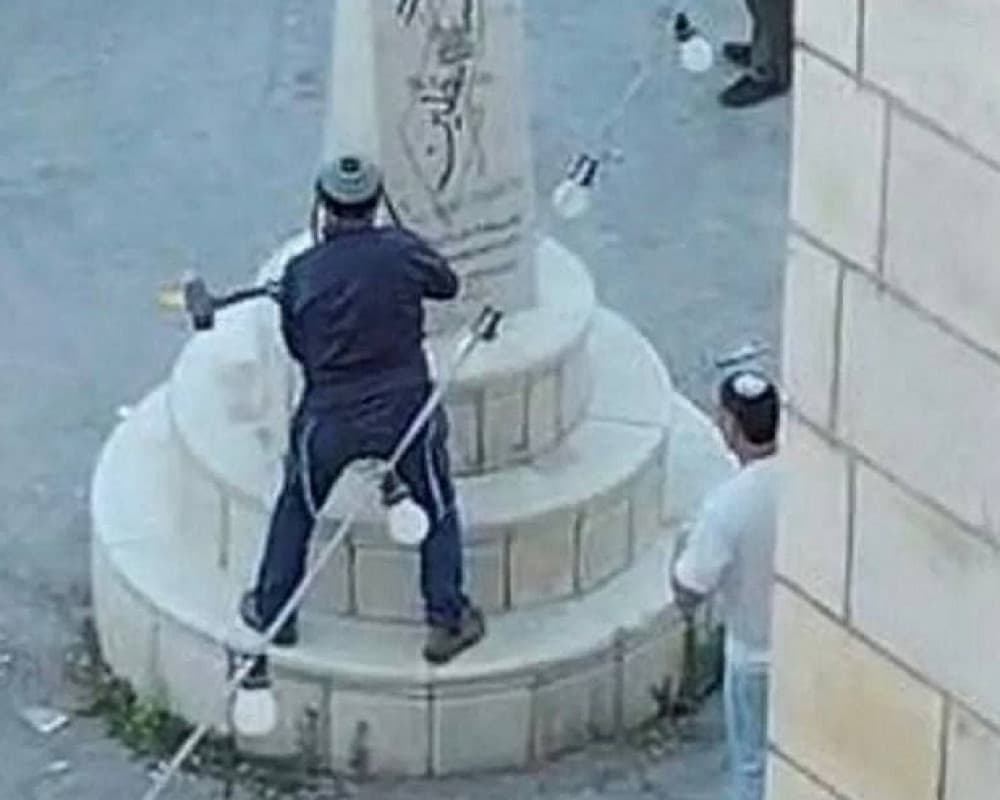 Sooqout destroys martyr memorial in Madma with army