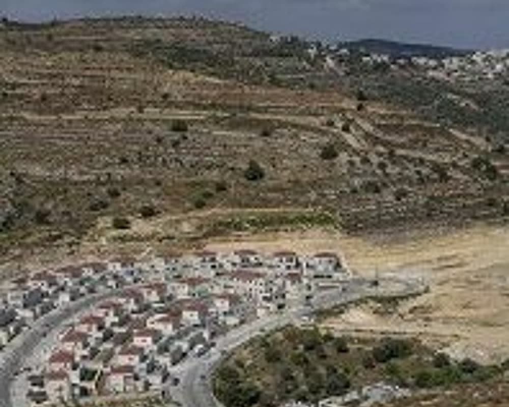 Haaretz: Settlers Expand West Bank Outposts