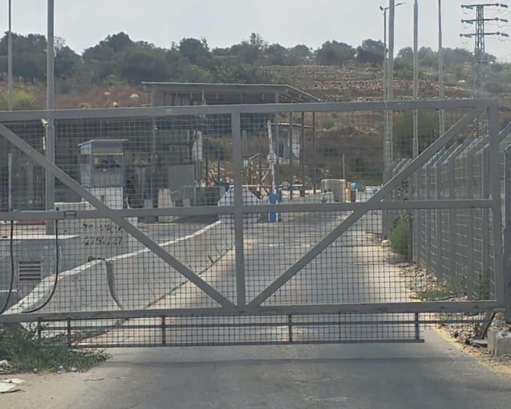 Checkpoints isolate villages near Jerusalem