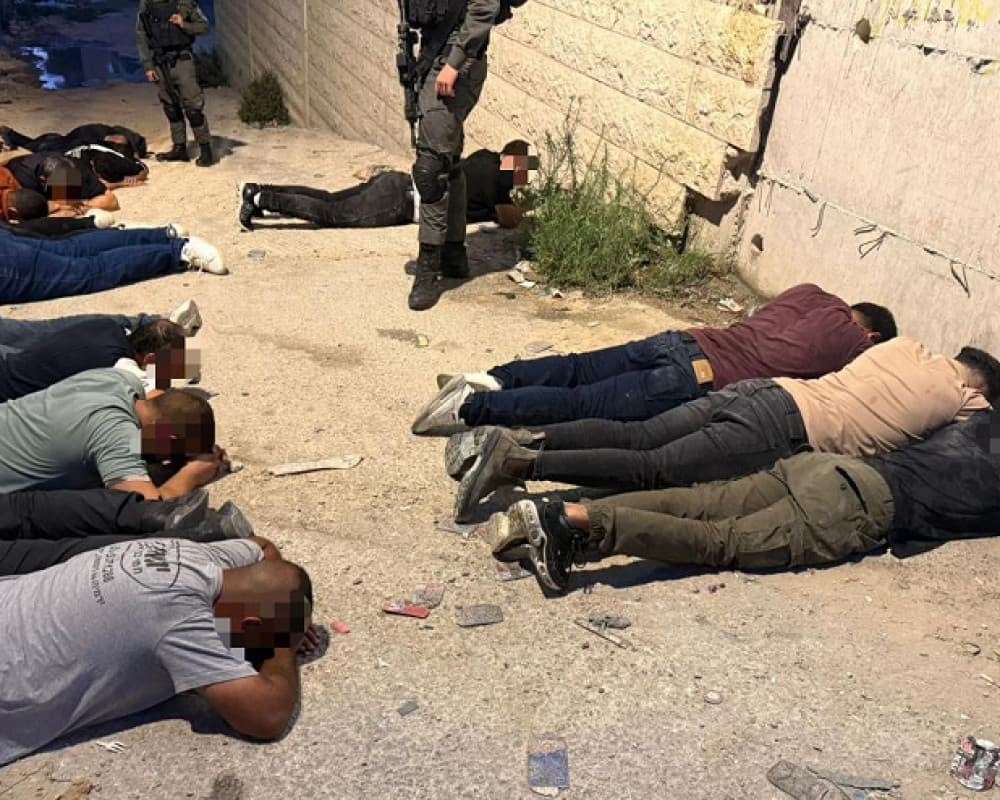 Israeli police detain West Bank workers