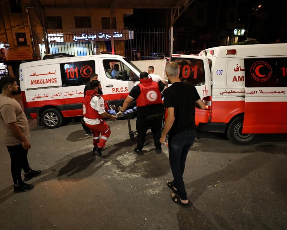 شاب يُصيب بقوات الاحتلال في نابلس