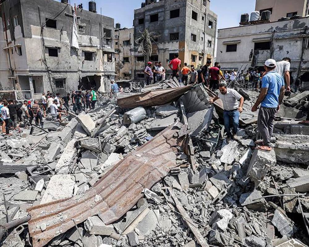 ضحية وإصابات جراء قصف الاحتلال غرب غزة