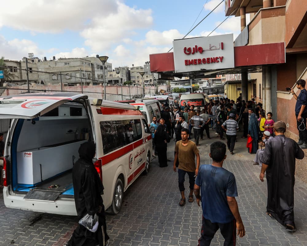 Martyr and three injuries from gunfire north of Khan Yunis