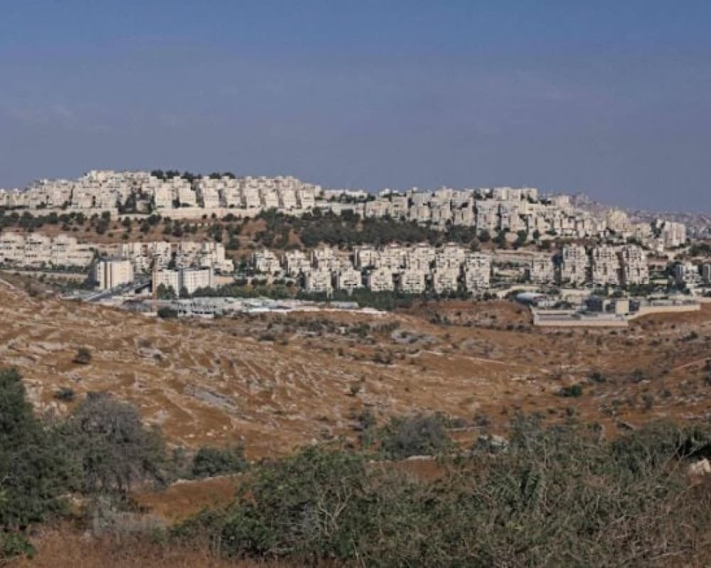 بريطانيا تدرس عقوبات على مستوطنات الضفة