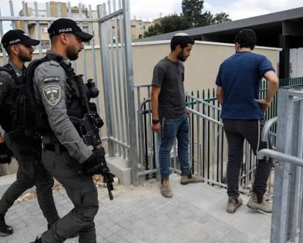 تقرير لحقوق الإنسان يسلط الضوء على أزمة أمنية وفوارق صحية بين الفلسطينيين