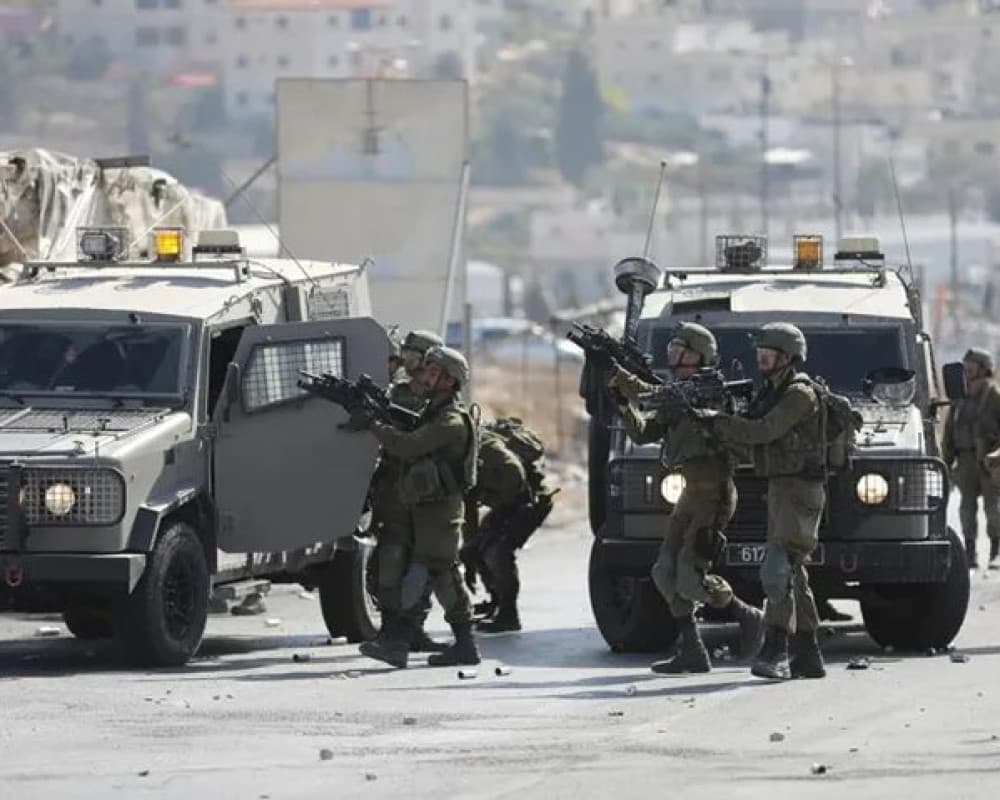 Raid on Al-Mughayir Seizes 28 Detainees
