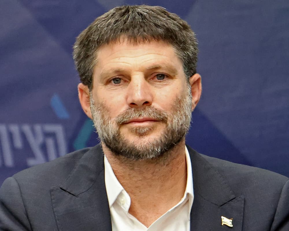 Smotrich Calls on Israelis to Explore West Bank