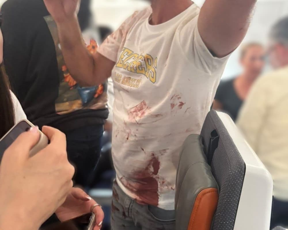 نزاع بين طيارين يدفع إسرائيل للتأهب  
طائرة فلاي دبي تهبط بالسعودية بدلاً من تل أبيب إثر إنذار اختطاف