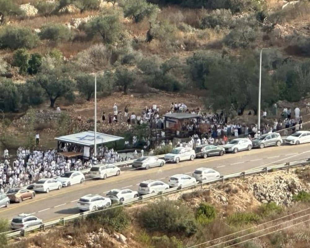 Settlers enter Wād Rīyā area near Ramallah