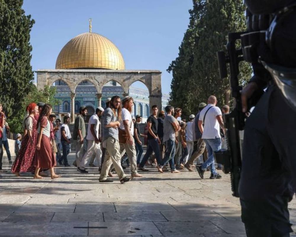 Settlers enter Al-Aqsa on Jerusalem Day