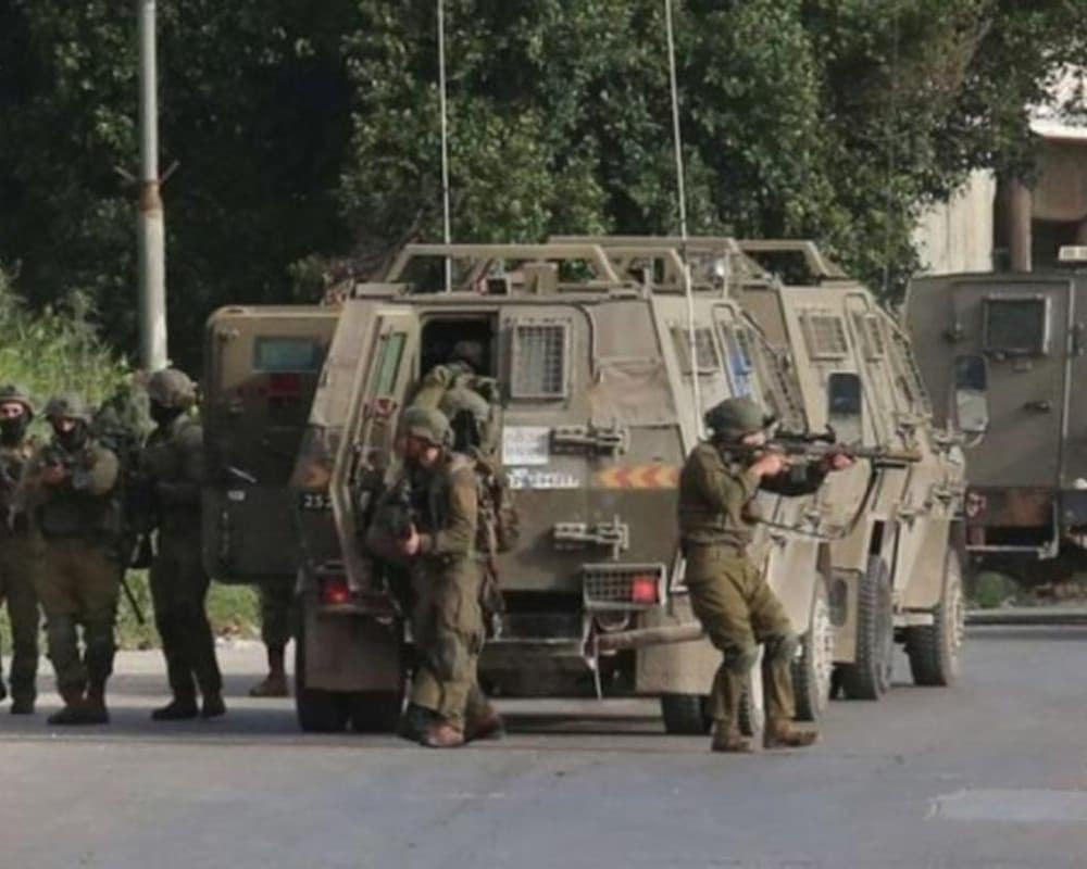Jenin raid detains journalist and youths