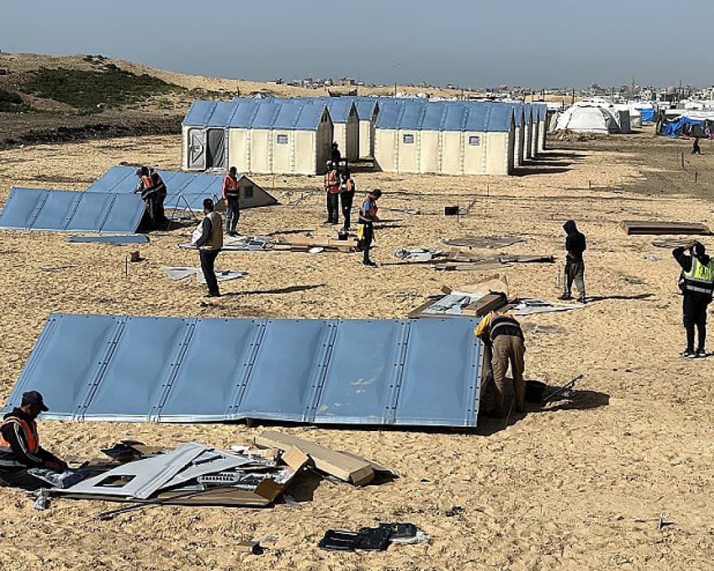 Shin Bet approves Gaza workers for Green Rafah