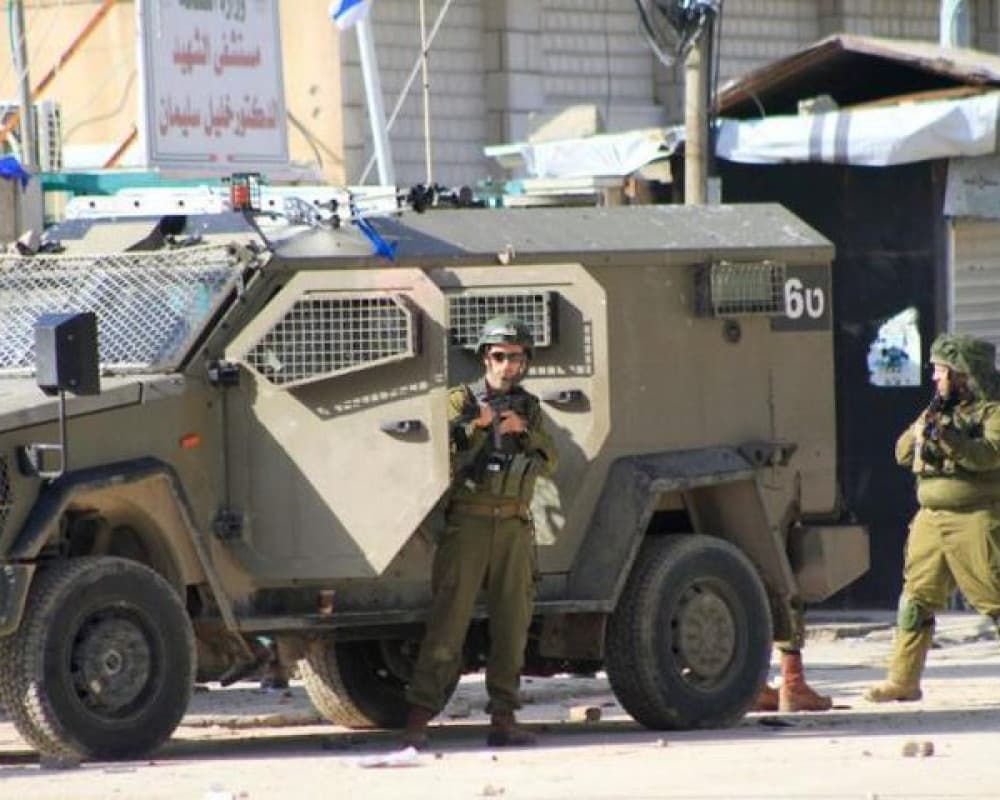 الاحتلال يعتقل ويصيب شابا في دير بلوط