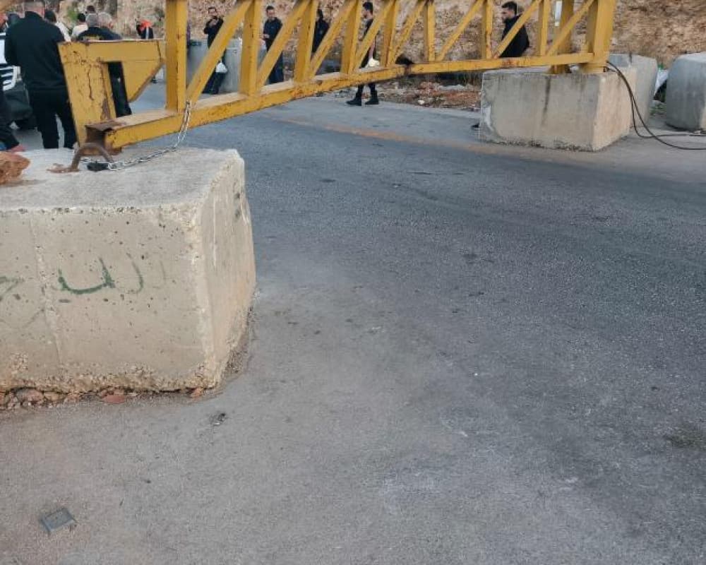 Occupation blocks Salfit and Kharsir access