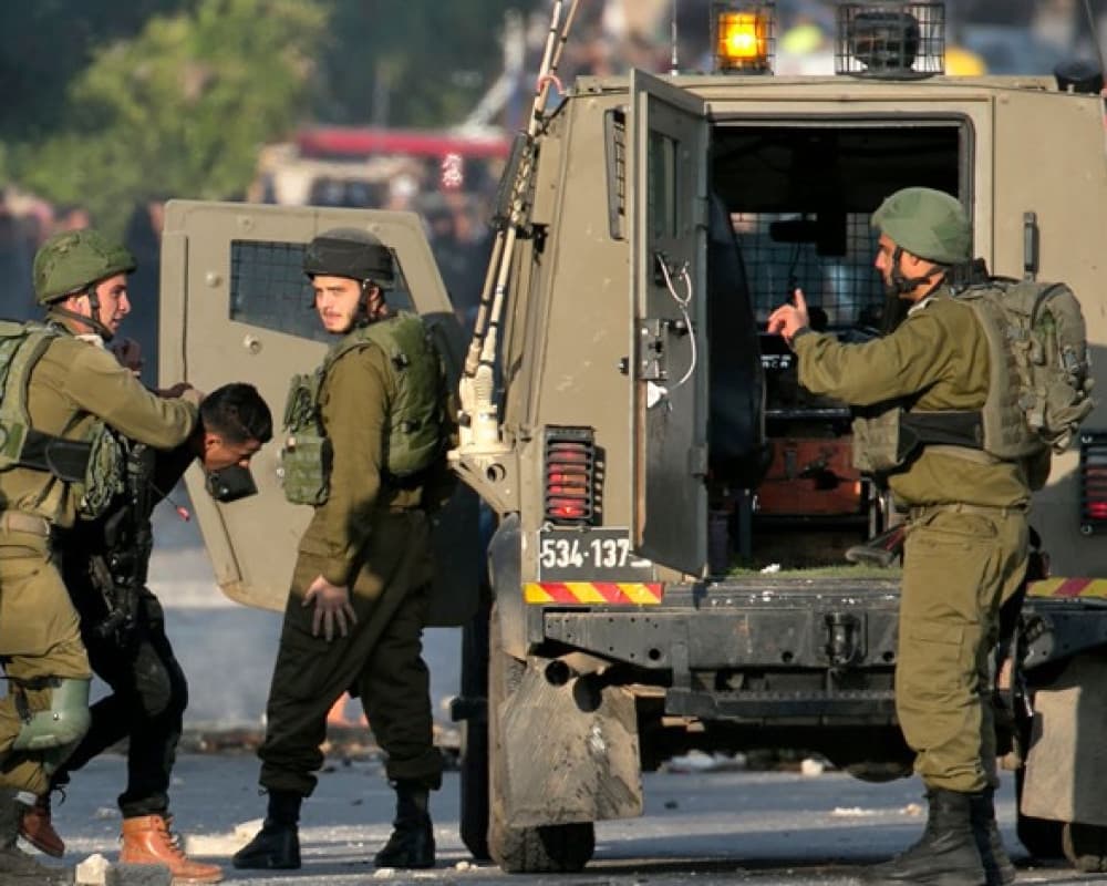 اعتقال شابين من سلواد في مواجهات وهجوم مستوطنين