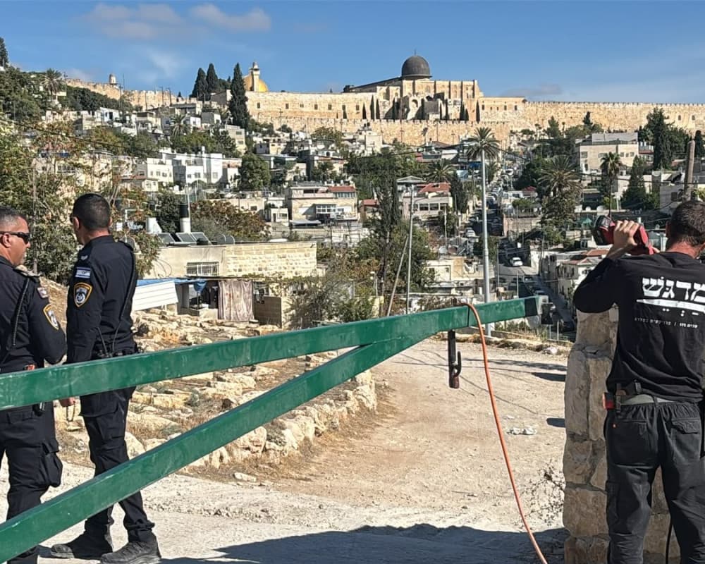 Jerusalem: Iron Gate Limits Wadi Rababa Palestinians