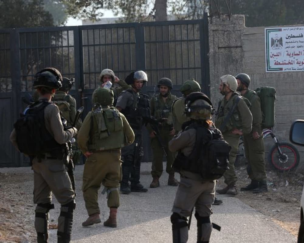 Occupation troops raid two schools in Tuqu'