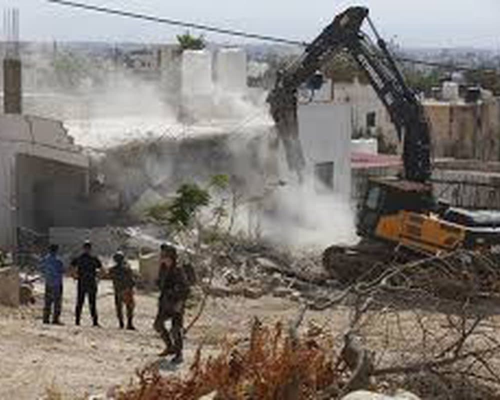 Occupation announces house demolition in Umm Safa