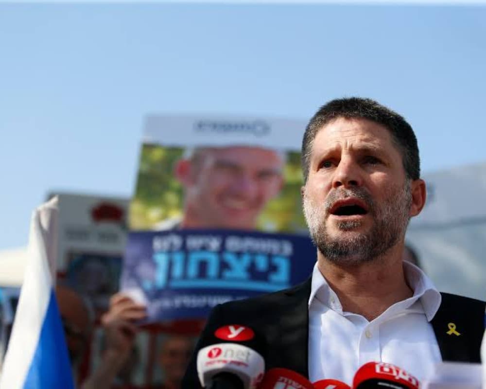 Smutrich Offers Winter Minister Role for Gaza Displacement