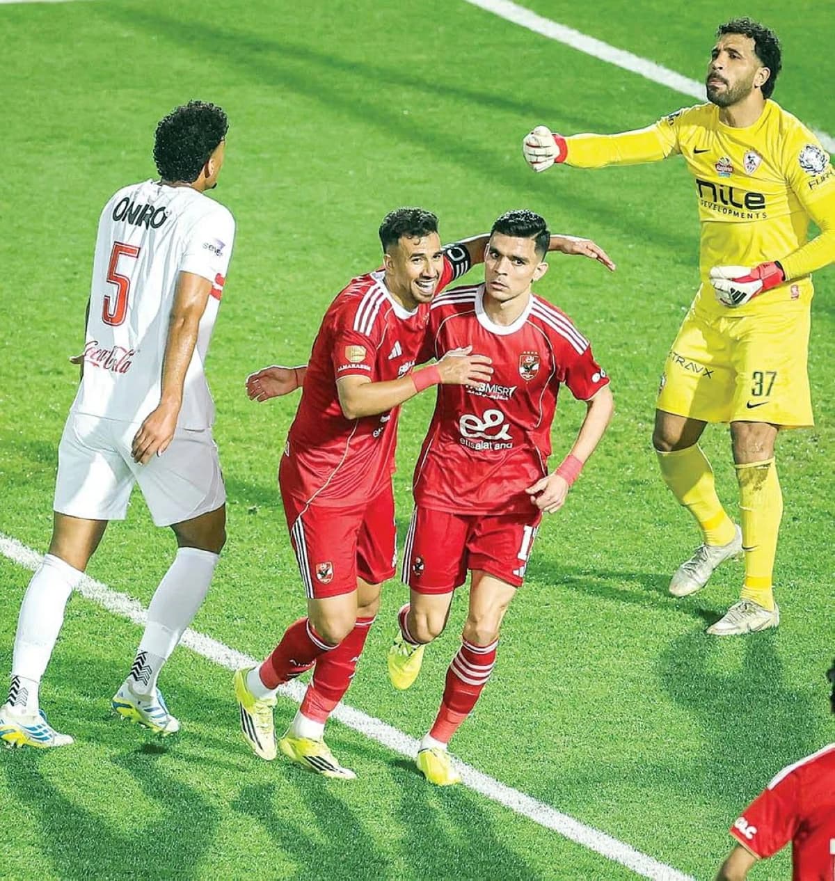 نجم الزمالك السابق يعارض رحيل تريزيجيه