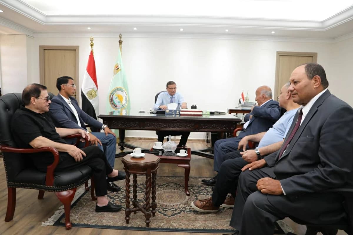 Agriculture Minister Meets Poultry Producers