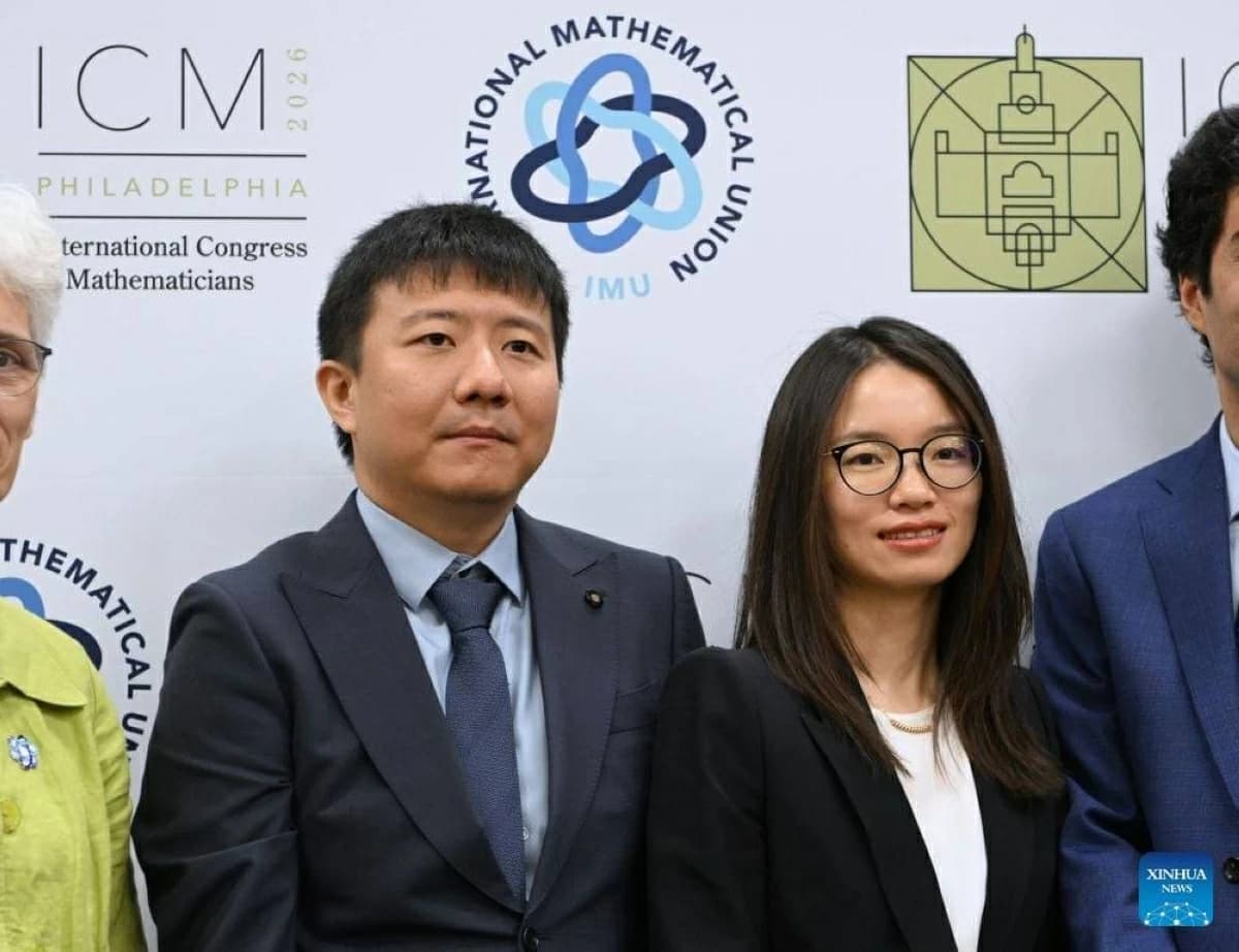 First Chinese Scientists Win Fields Medal