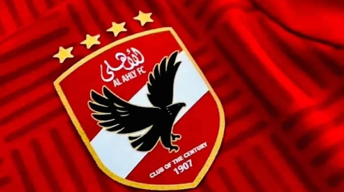 الأهلي يقرر رحيل ثنائي للفريق