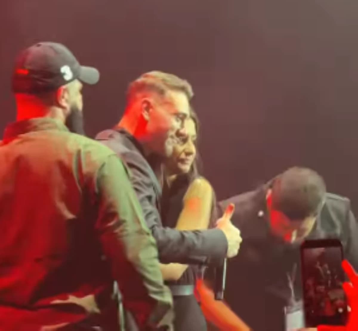 Al-Shami confronts stage storming in Beirut