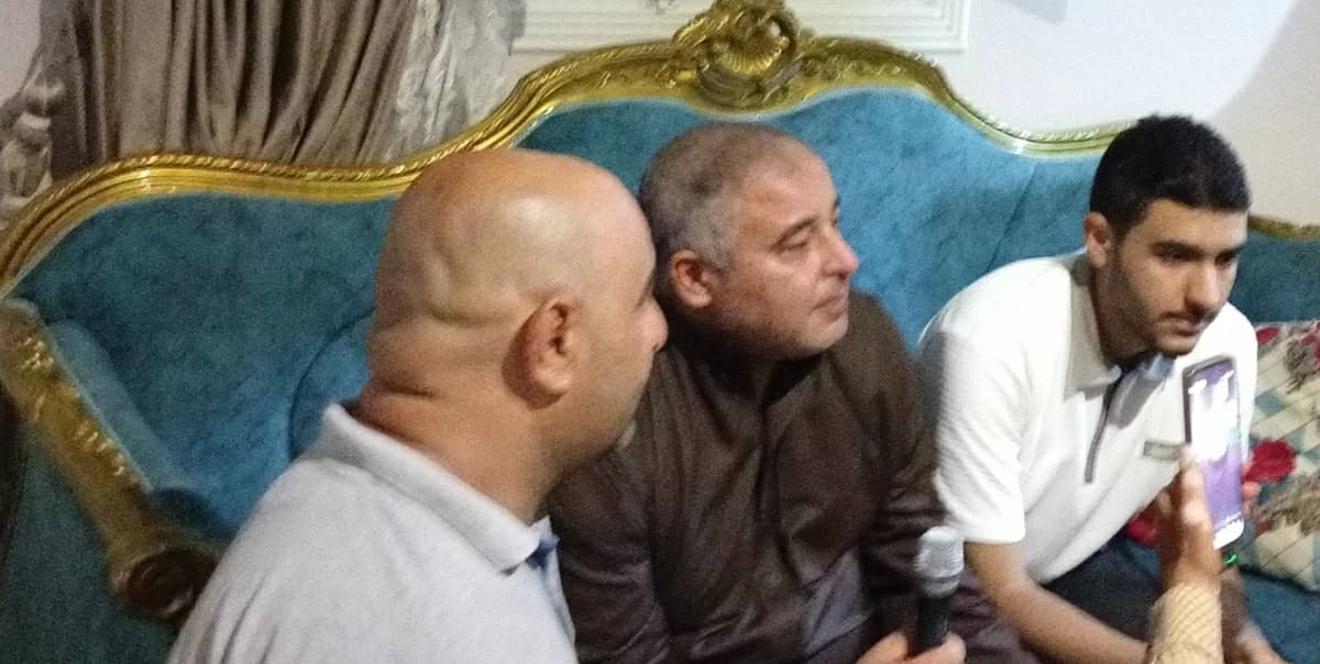 طالب بكفر الشيخ يهدي نجاحه لوالدته الراحلة