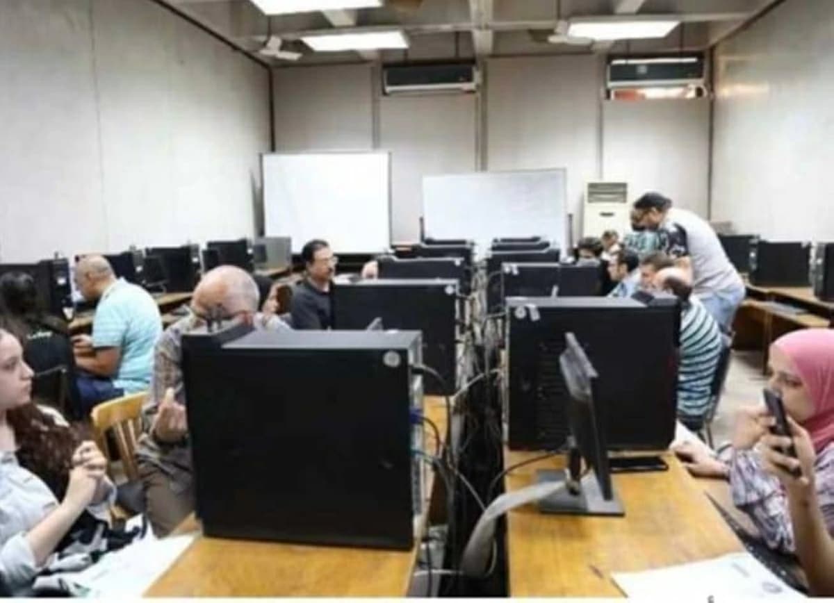 تغيرات سوق العمل تؤثر على كليات القمة