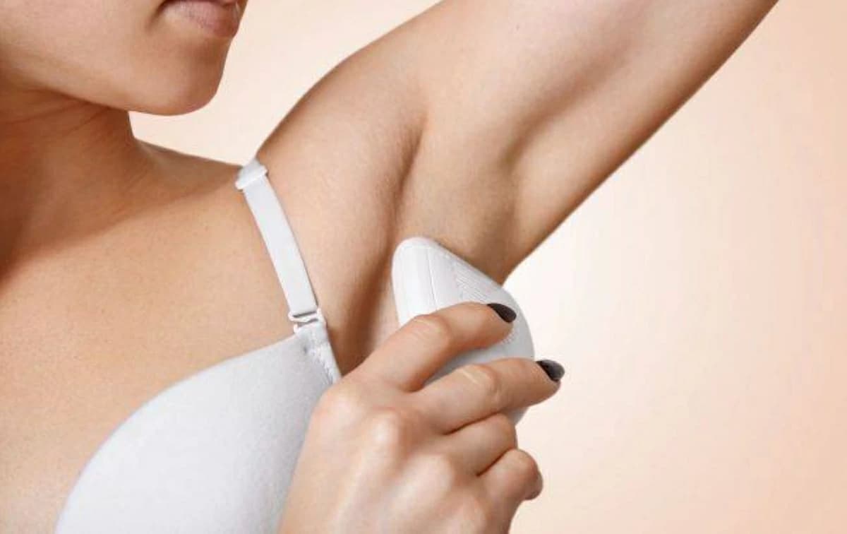 Natural alternative to deodorant drink