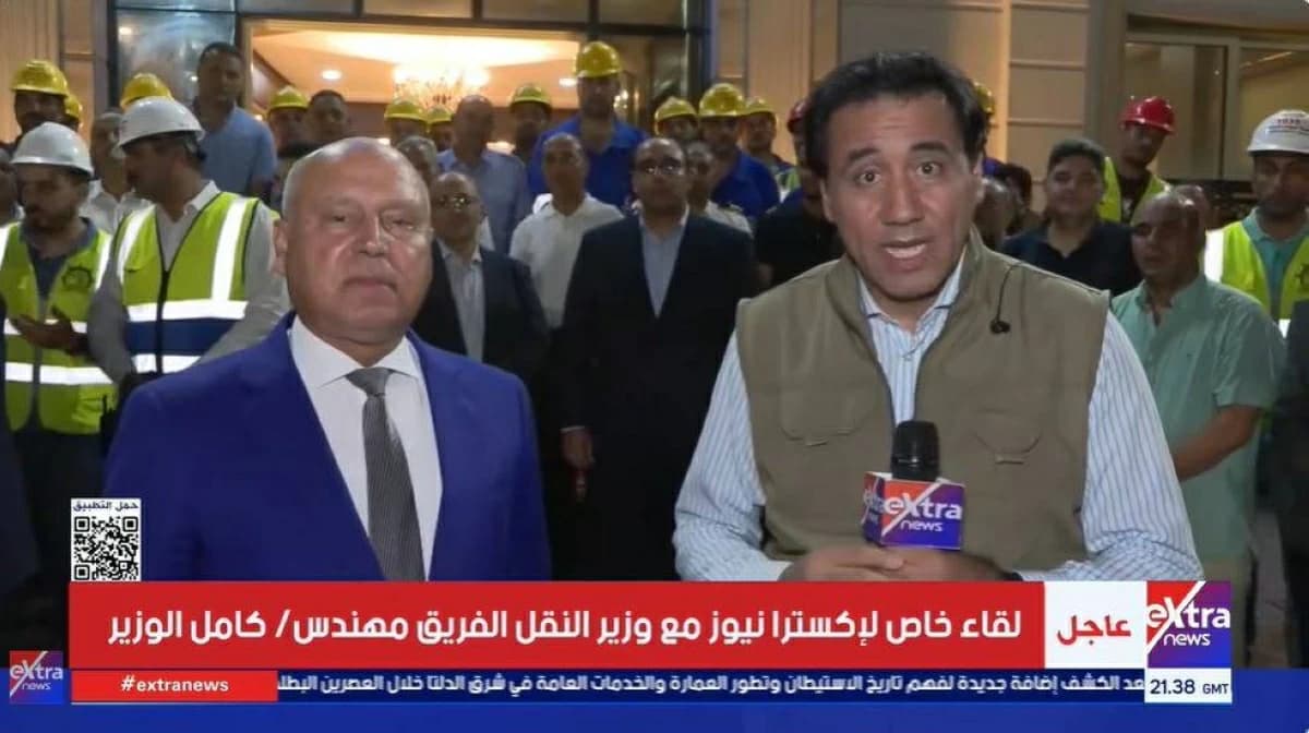وزير النقل يوضح تعامل ميناء دمياط مع حريق سفينتي الغاز