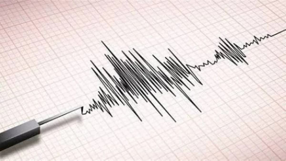 Cairo evacuates families after earthquake