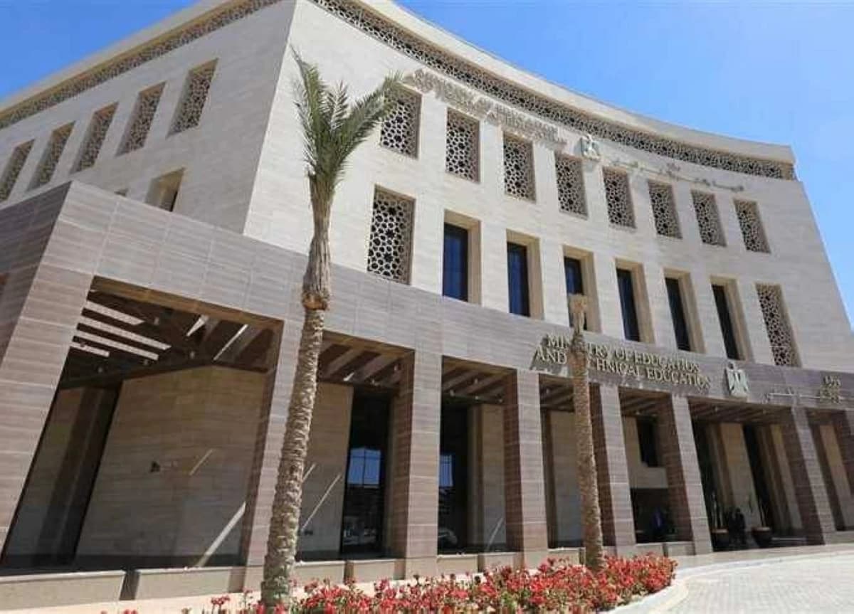 التعليم يوضح إمكانية تغيير مسار البكالوريا بعد الصف الثاني