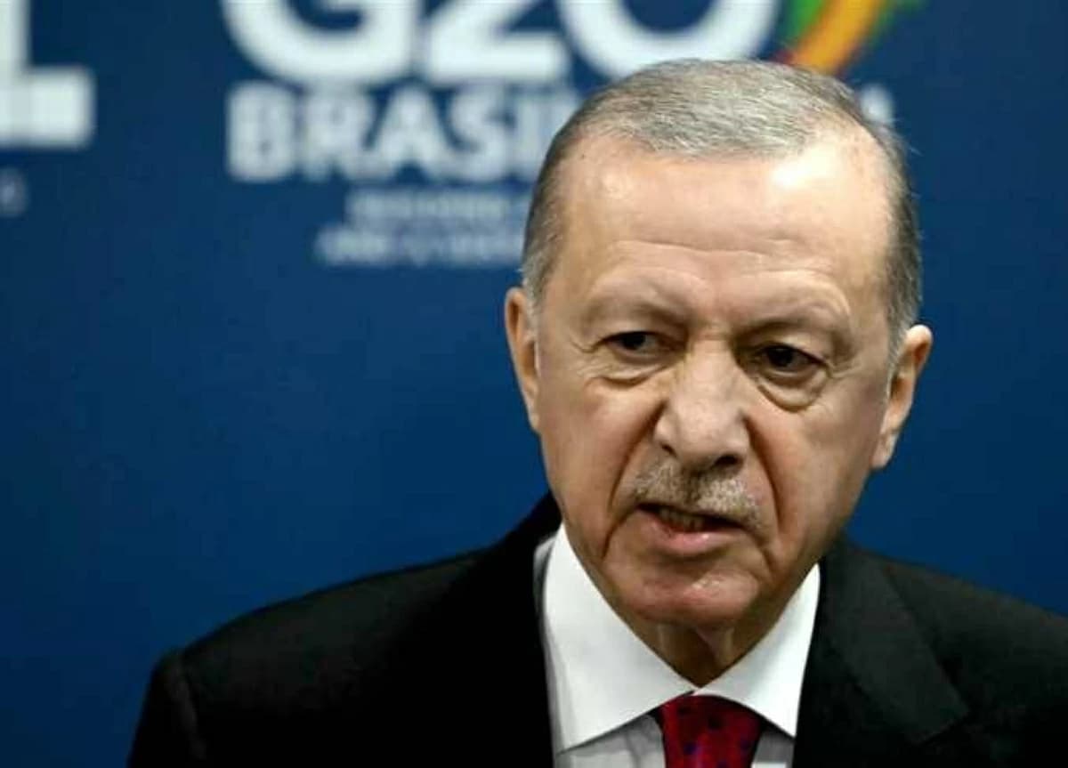 إردوغان يعبر عن أسفه لهجمات السعودية ويؤكد على السعي للسلام
